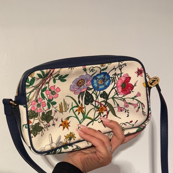 Gucci Floral Canvas Crossbody Bag - Blue and Cream - Picture 2 of 4